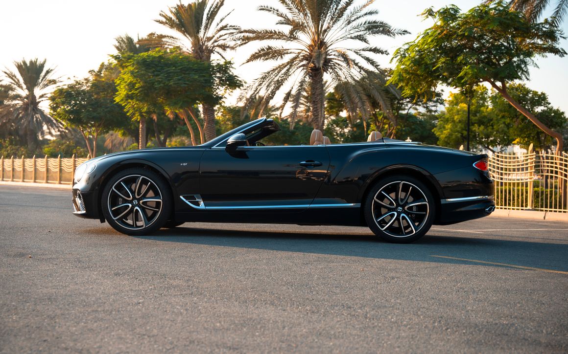 Bentley Continental GTC Mulliner - image 6