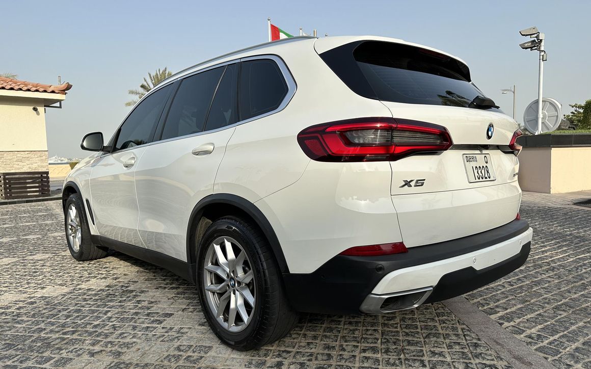 BMW X5 - image 9