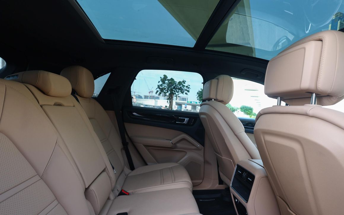Porsche Cayenne - image 8
