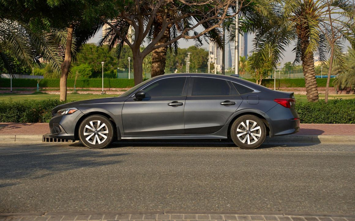 Honda Civic - image 2