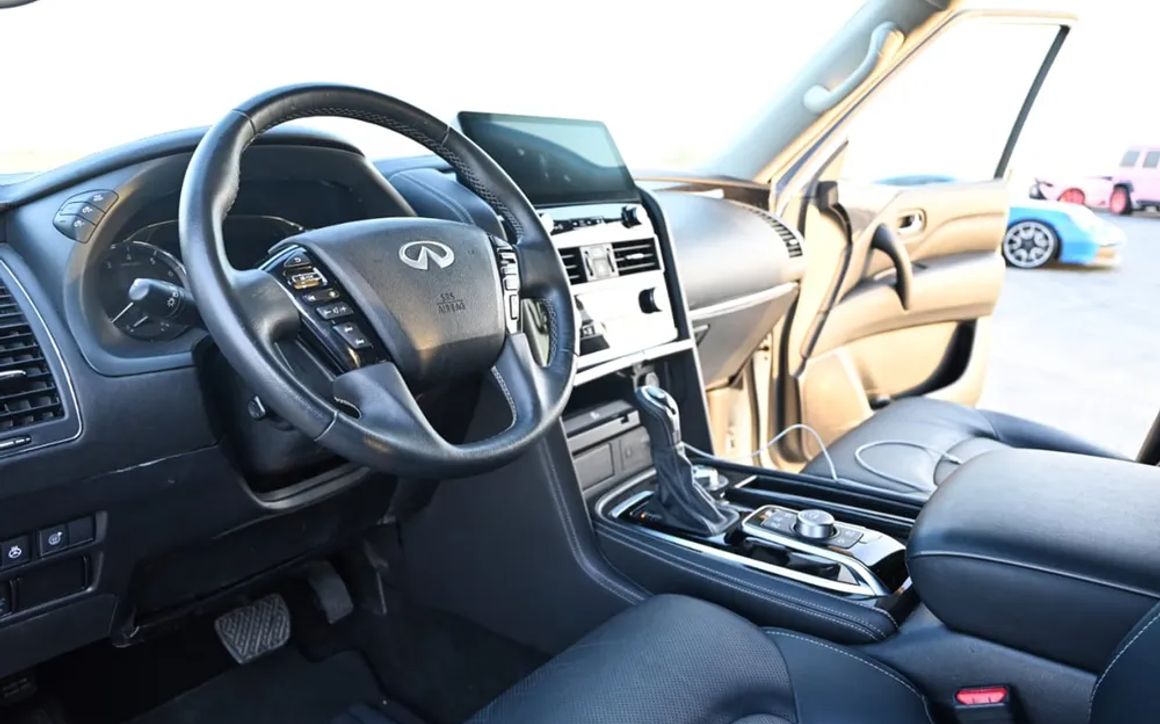 Infiniti QX80 - image 10