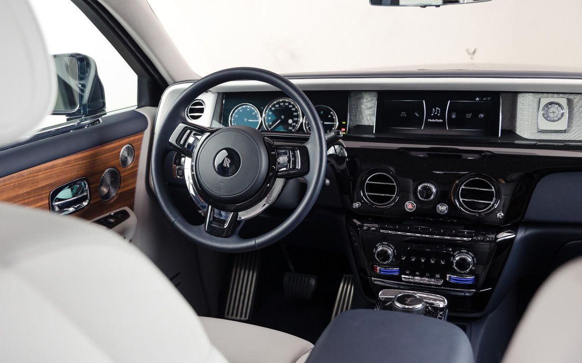 Rolls Royce Phantom - image 19