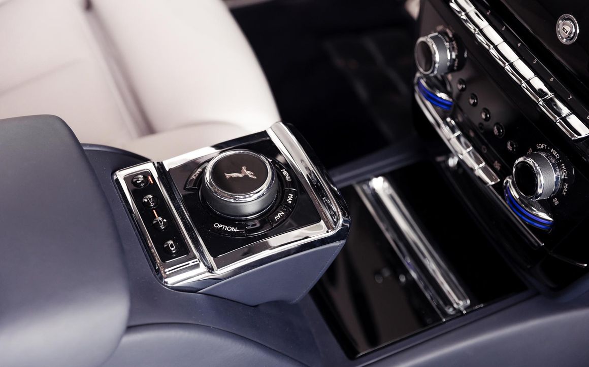 Rolls Royce Phantom - image 25