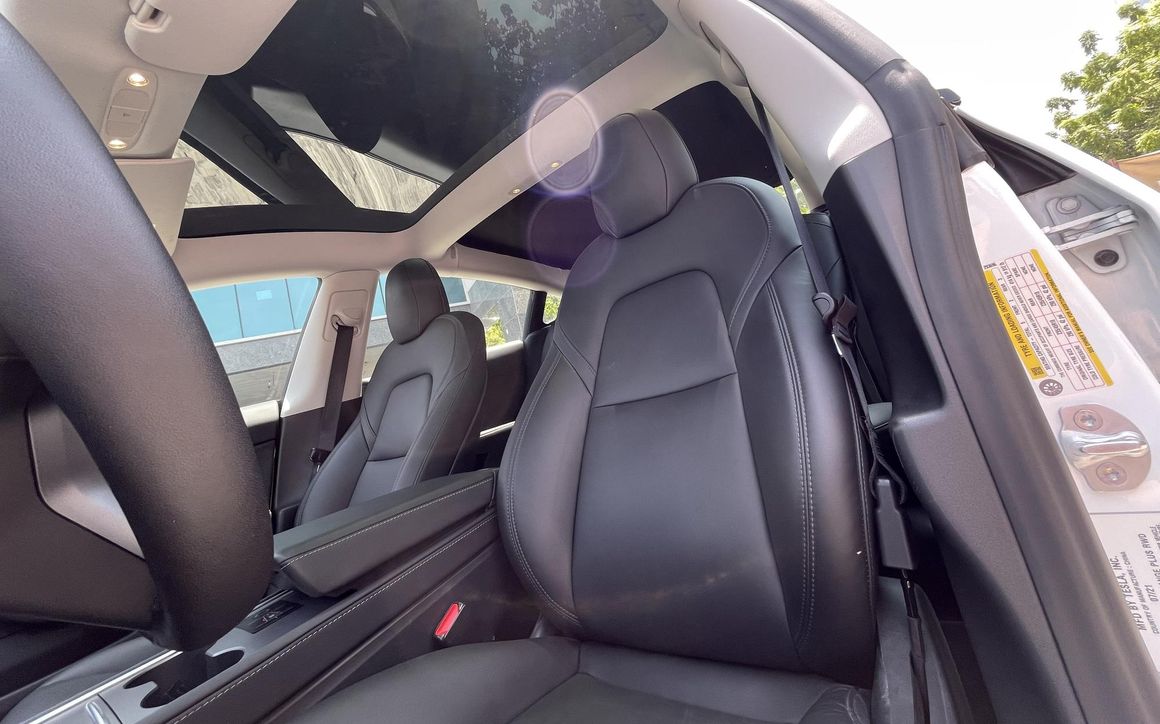 TESLA MODEL 3 - image 8
