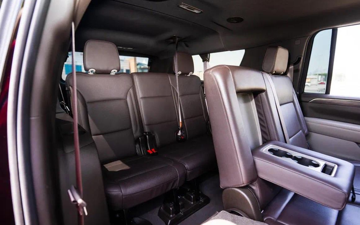 Chevrolet Suburban - image 21