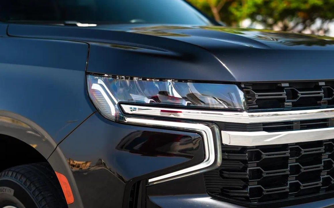 Chevrolet Suburban - image 14