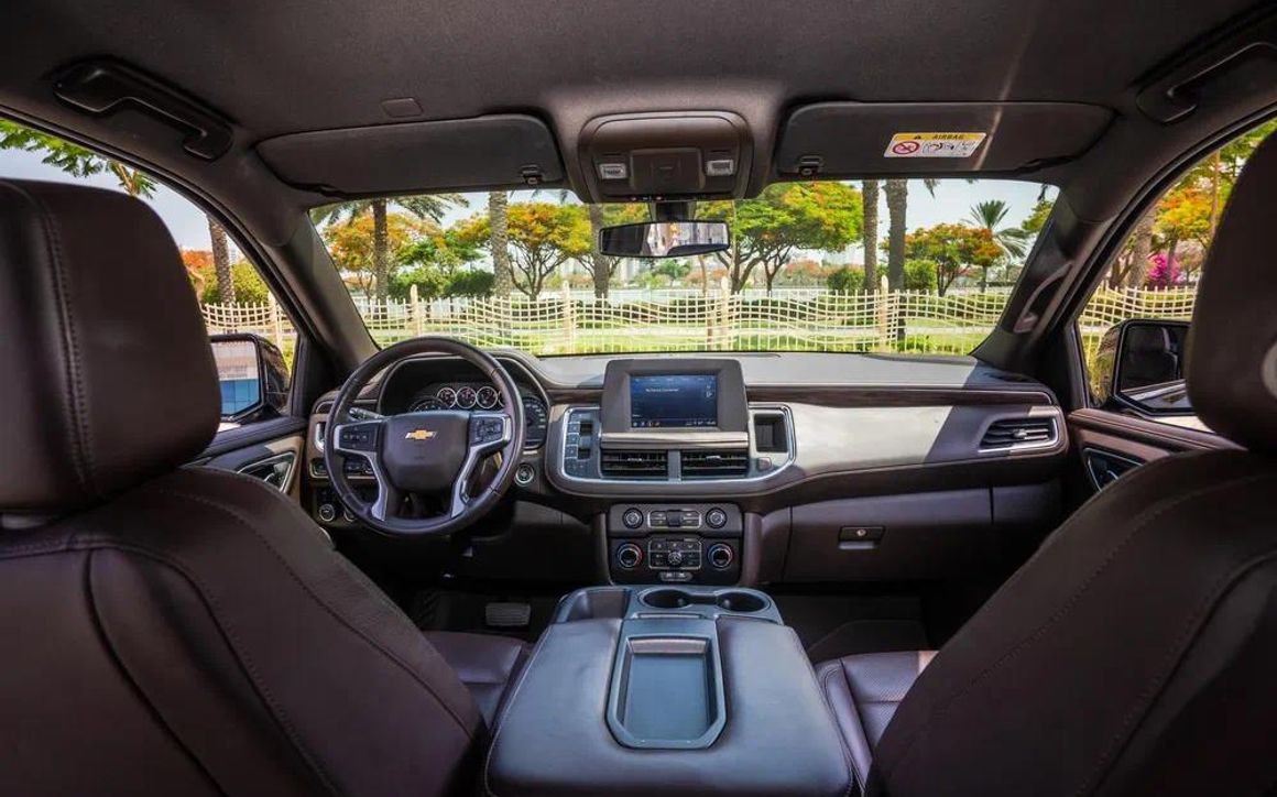 Chevrolet Suburban - image 18