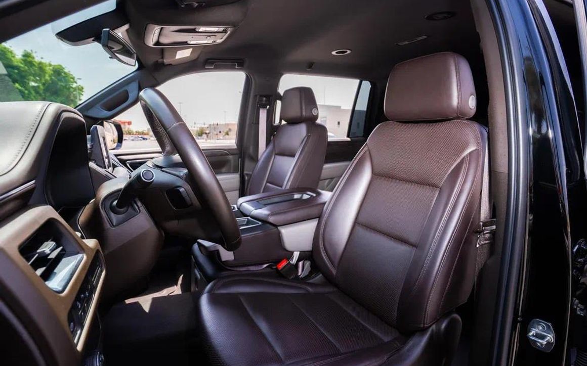 Chevrolet Suburban - image 16