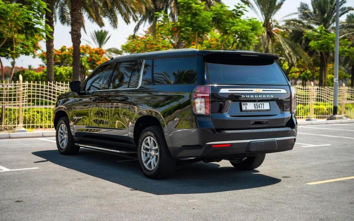 Chevrolet Suburban - image 10