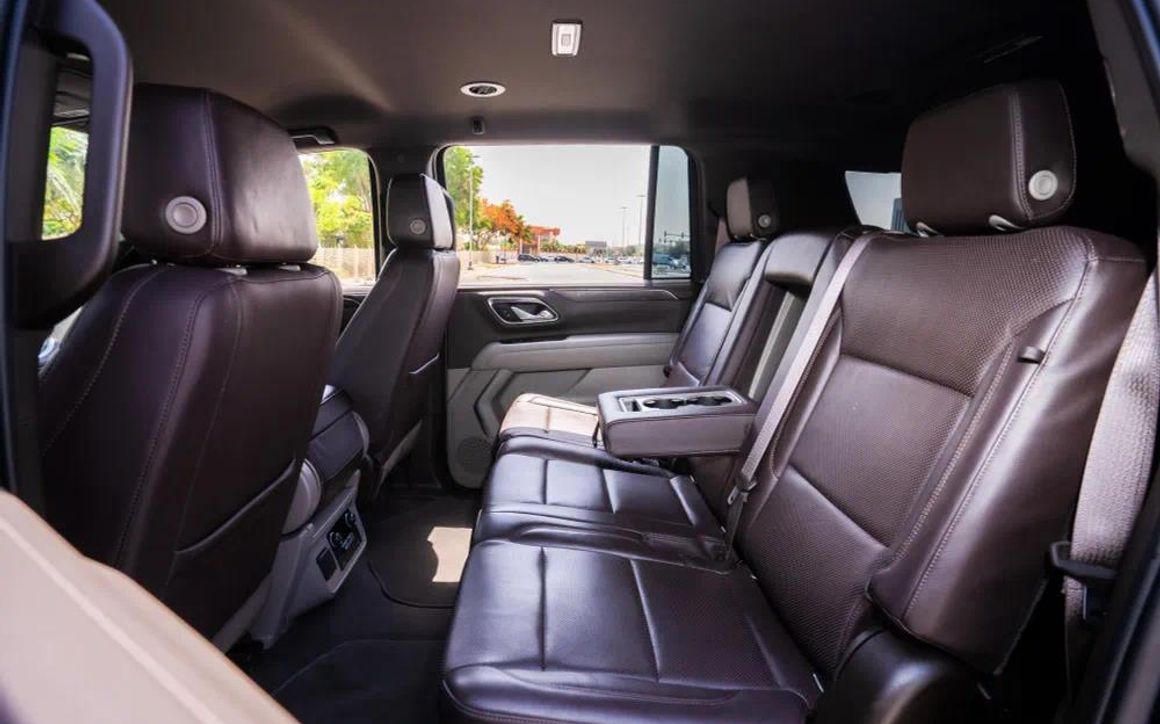 Chevrolet Suburban - image 20