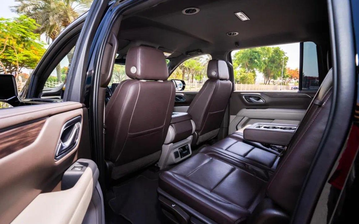 Chevrolet Suburban - image 19