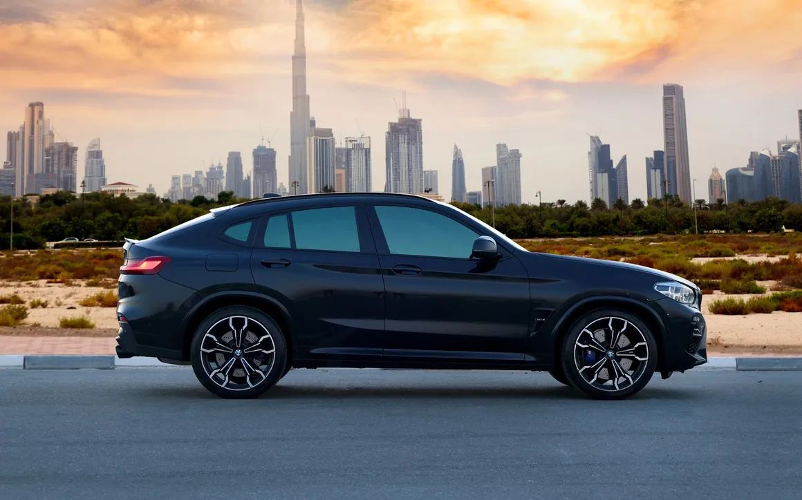 BMW X4M Competition Black - image 5