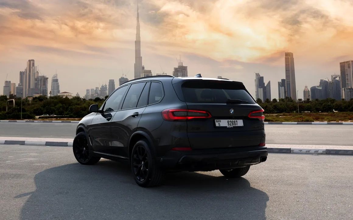 BMW X4M Competition Black - image 9