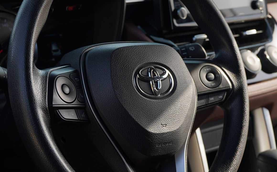 TOYOTA COROLLA CROSS - image 8