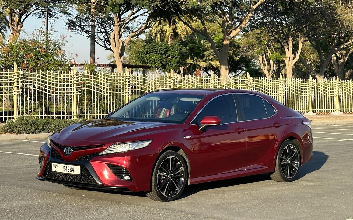 Toyota Camry Hybrid - image 4