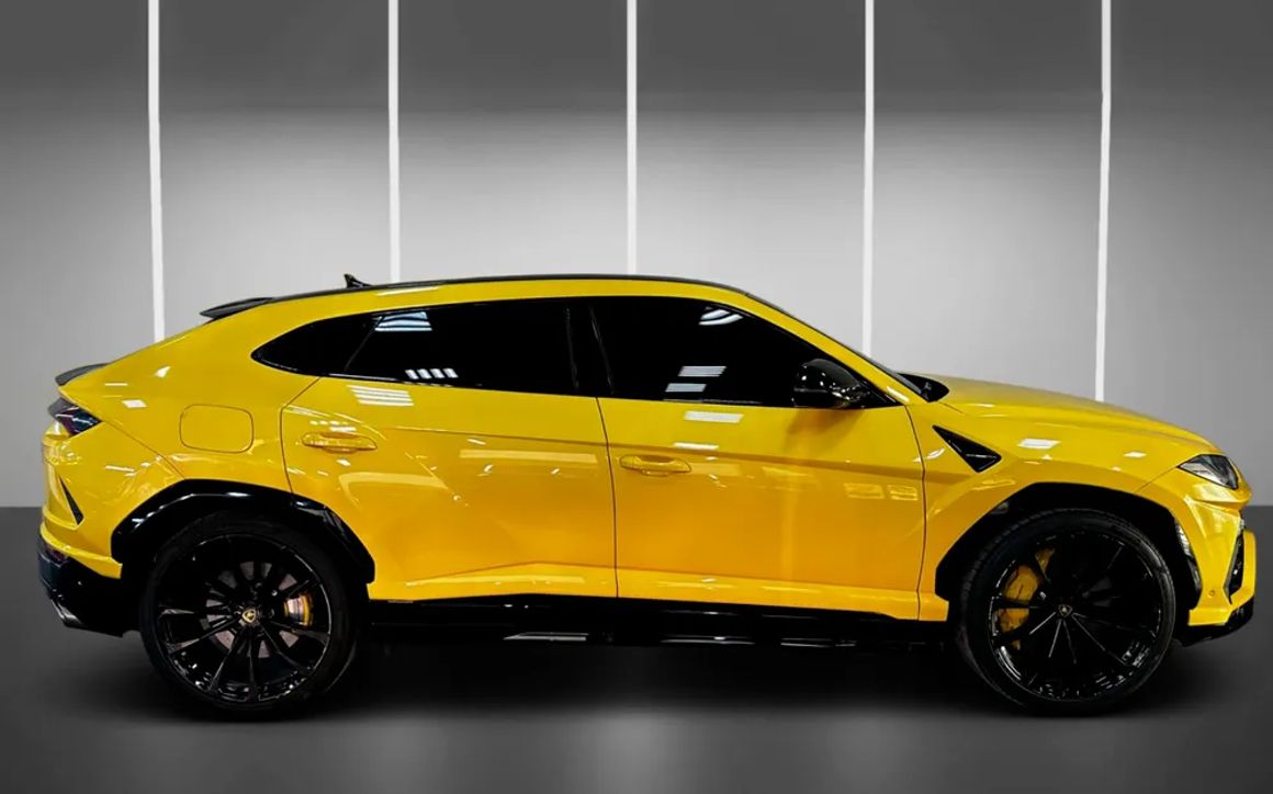 Lamborghini Urus MY20 - image 2