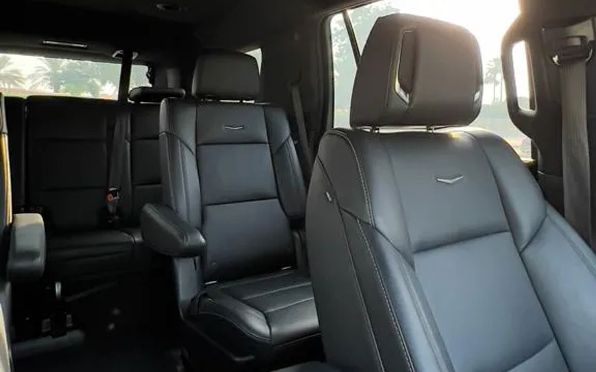 CADILLAC ESCALADE - image 9