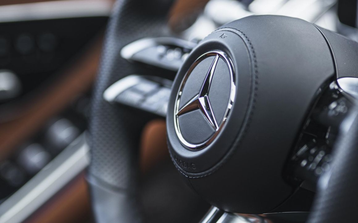 MERCEDES S500 - image 12