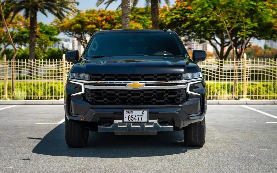 Chevrolet Suburban - image 3