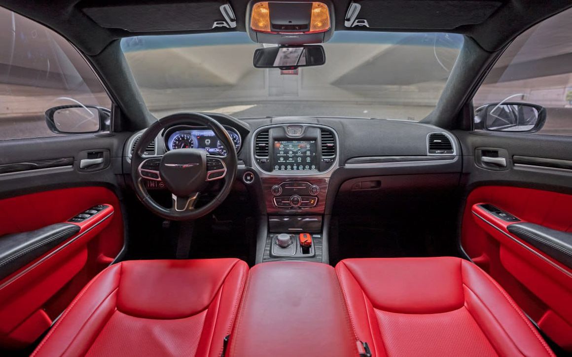 CHRYSLER 300 2019 - image 6