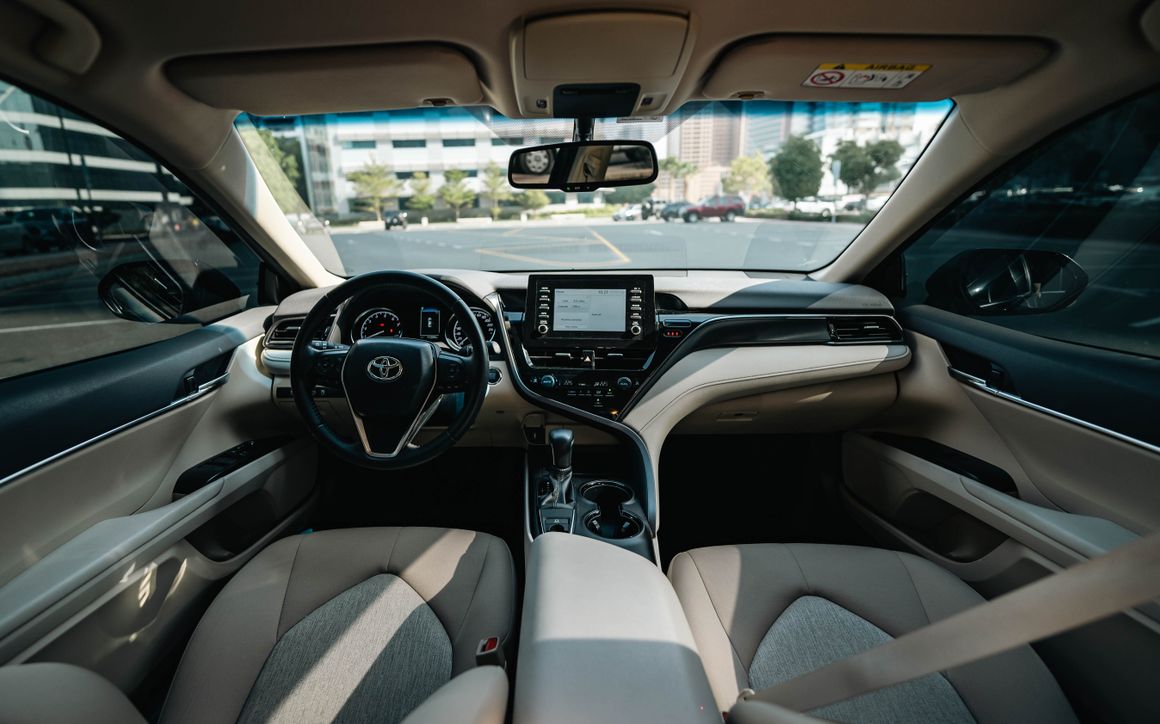 Toyota Camry - image 6