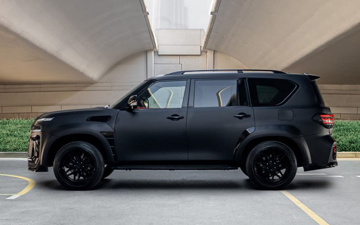 INFINITI QX80 BLACK HAWK - image 3