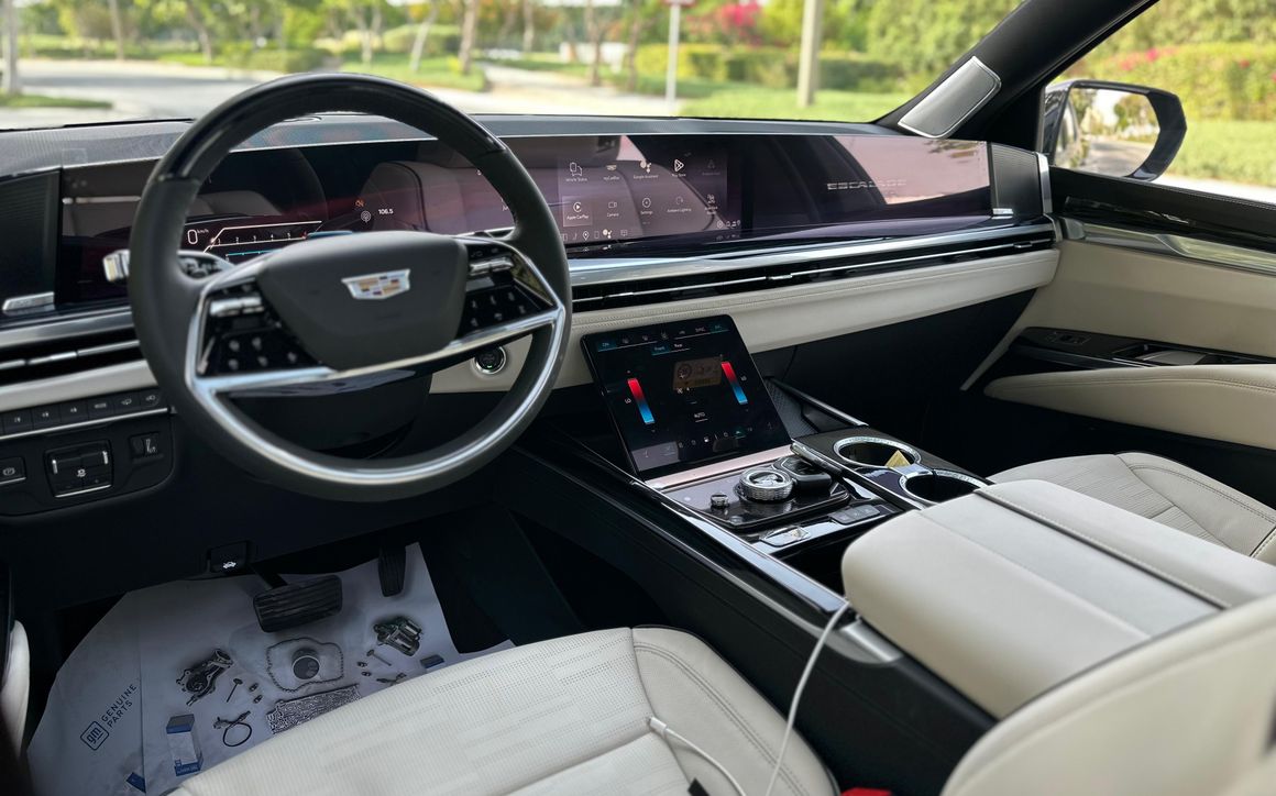 CADILLAC ESCALADE - image 6