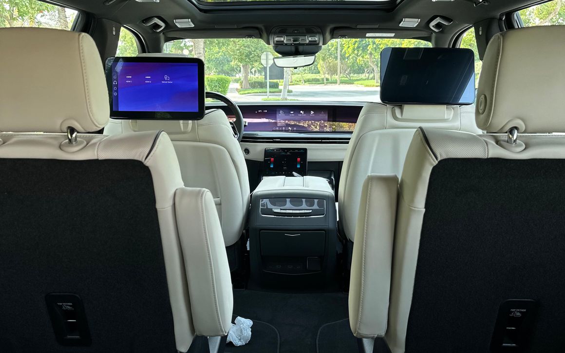 CADILLAC ESCALADE - image 8
