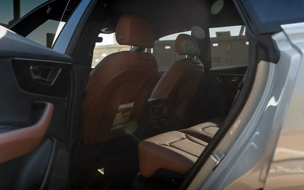 AUDI Q8 - image 6