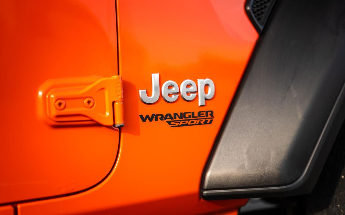 Jeep Wrangler - image 12