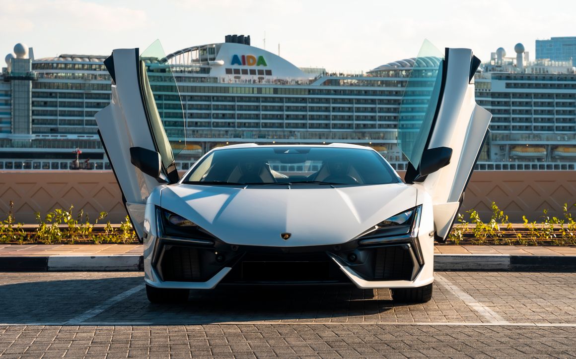 Lamborghini Revuelto - image 7