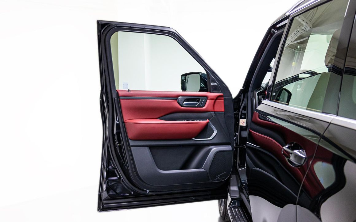 Nissan Patrol LE - image 9