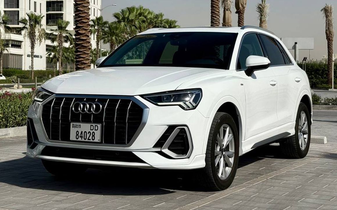 Audi Q3 Premium S Line - image 1