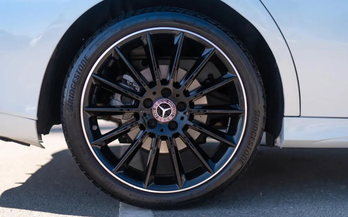 MERCEDES CLA45 AMG - image 11