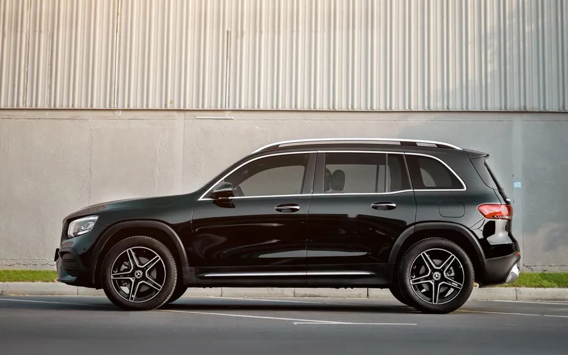 MERCEDES GLB 250 - image 2