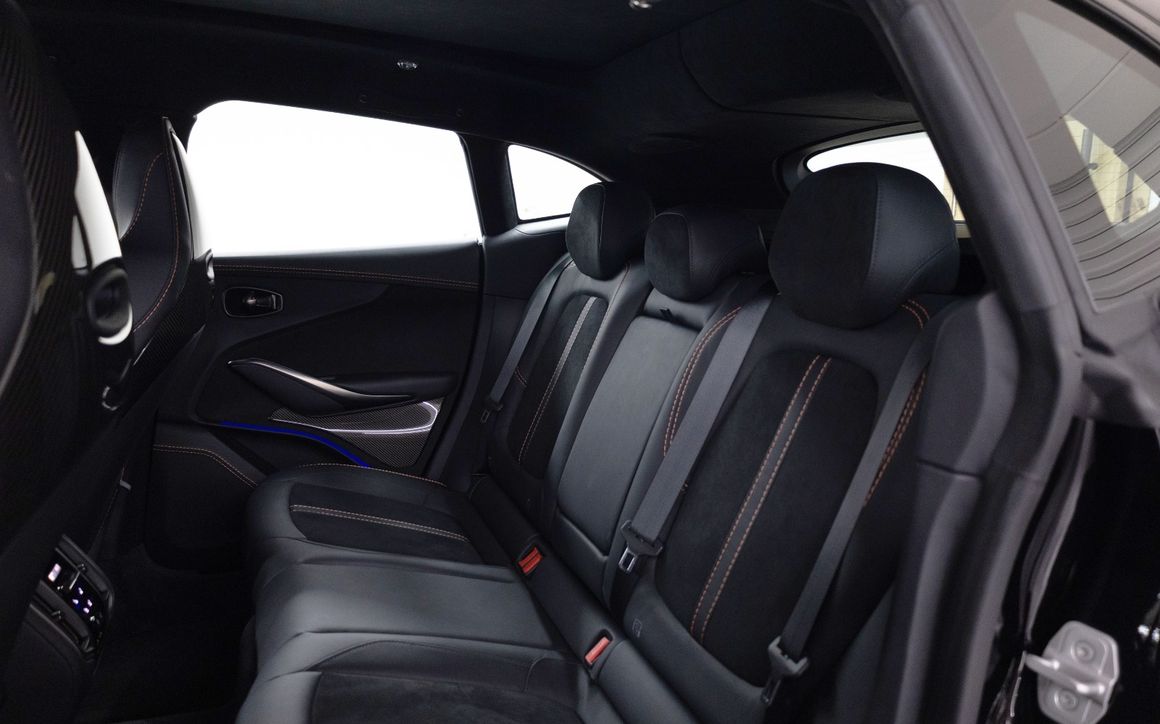 Aston Martin DBX 707 - image 11