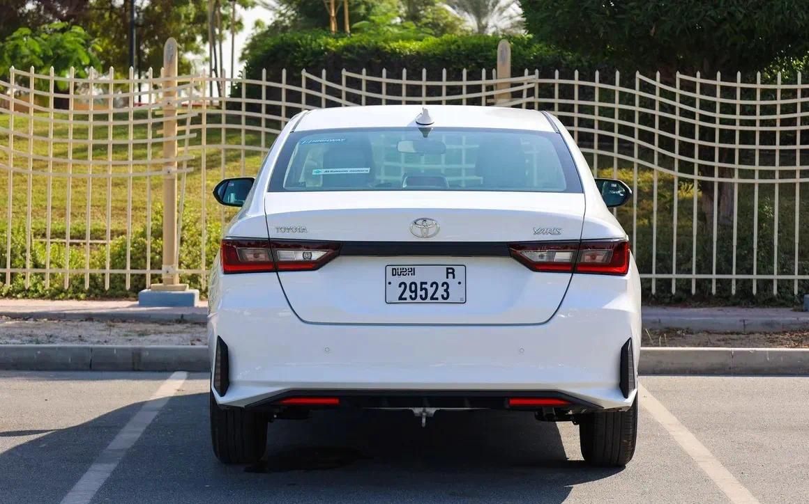 Toyota Yaris - image 5