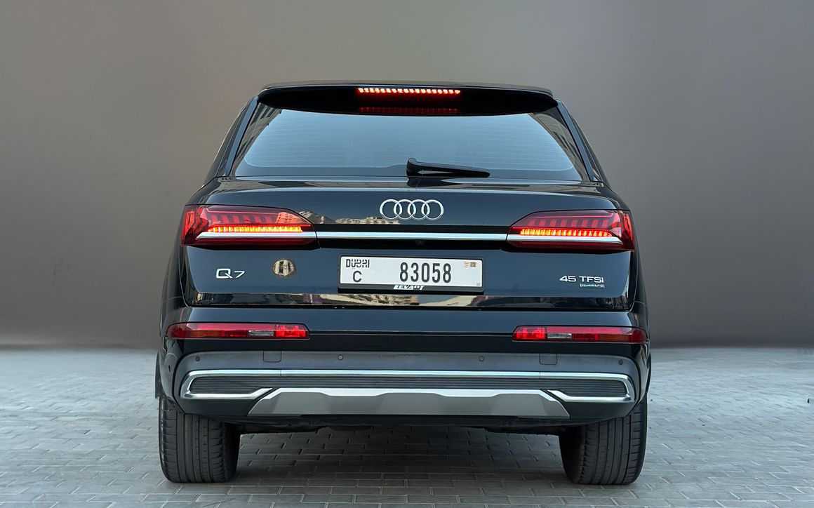 AUDI Q7 - image 3