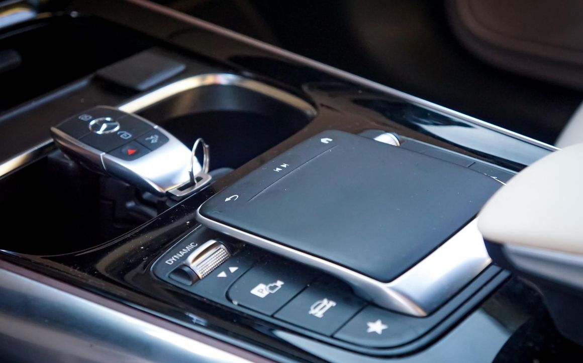 Mercedes Benz GLA - image 6