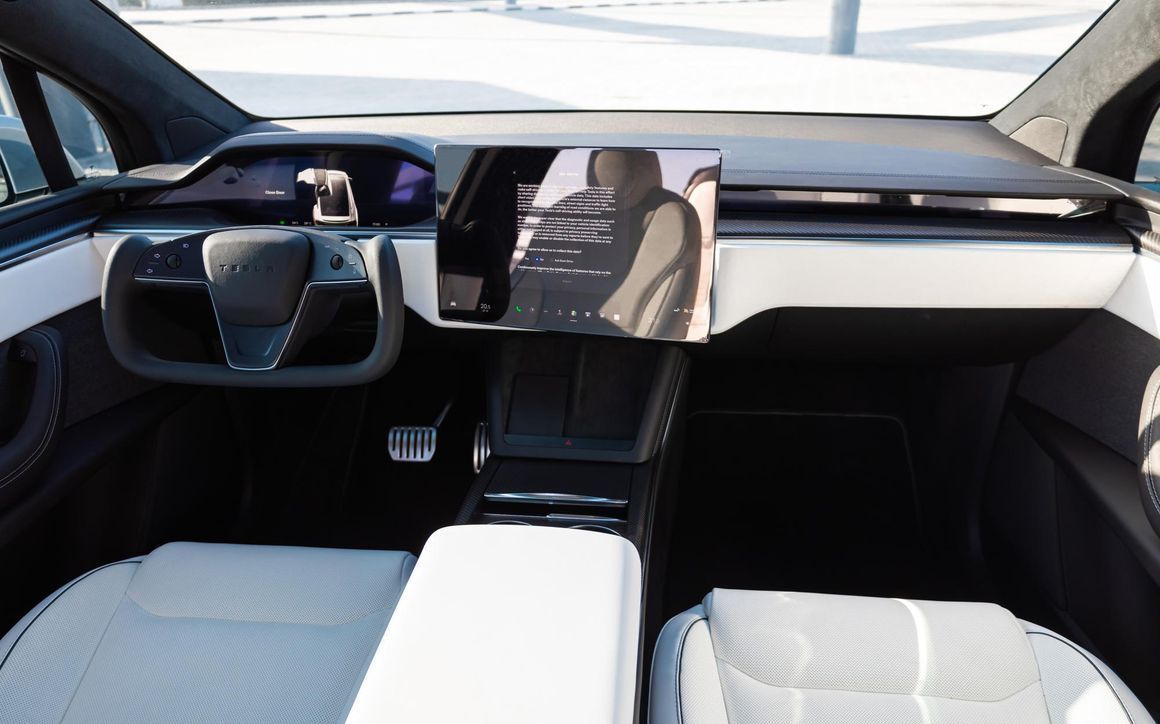 Tesla Model X - image 11
