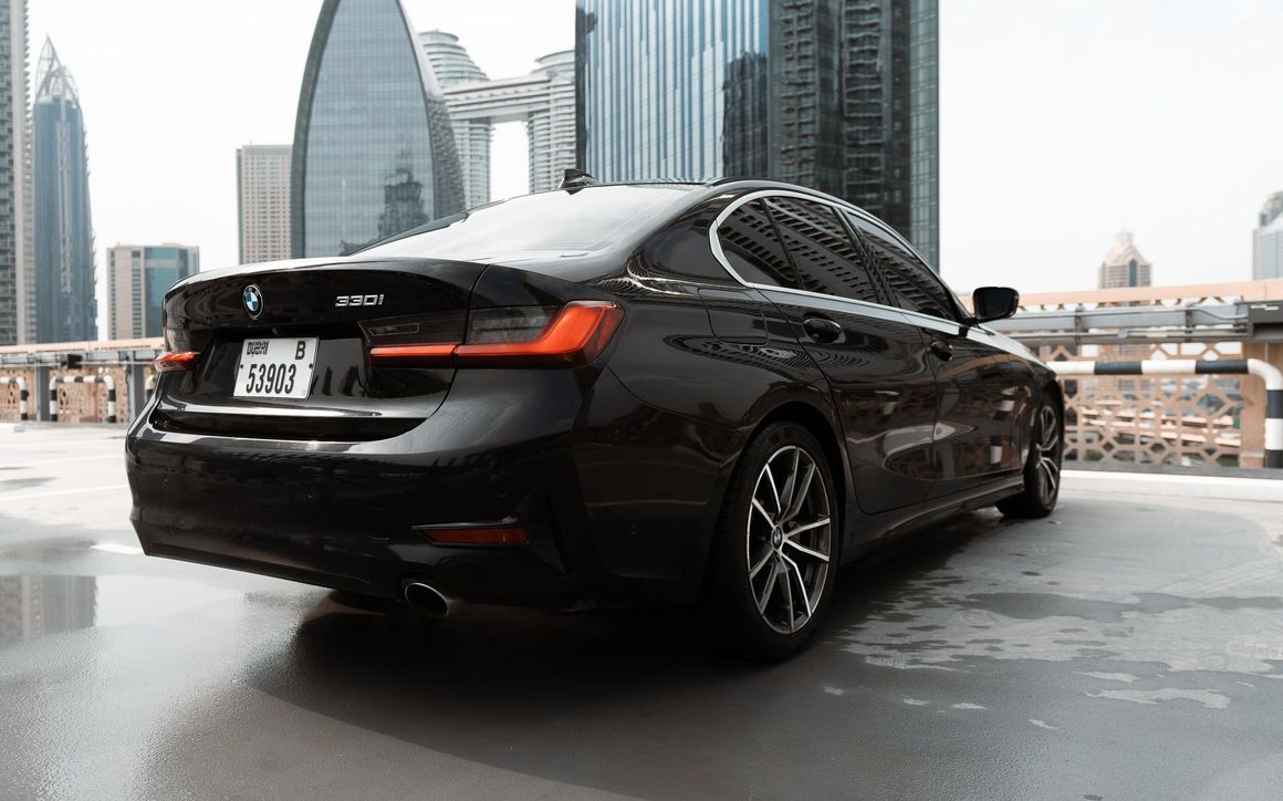 BMW 330I - image 5