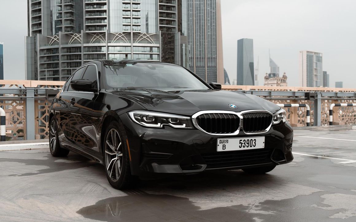 BMW 330I - image 4