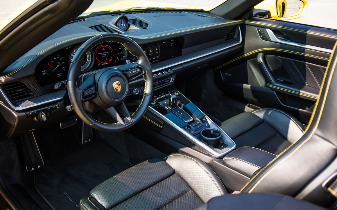 Porsche 911 992 Turbo Cabriolet - image 11