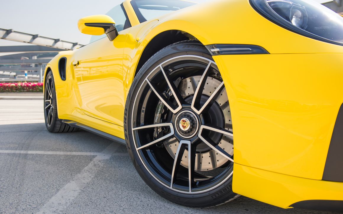 Porsche 911 992 Turbo Cabriolet - image 7