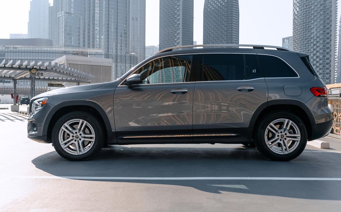 MERCEDES GLB 250 - image 2