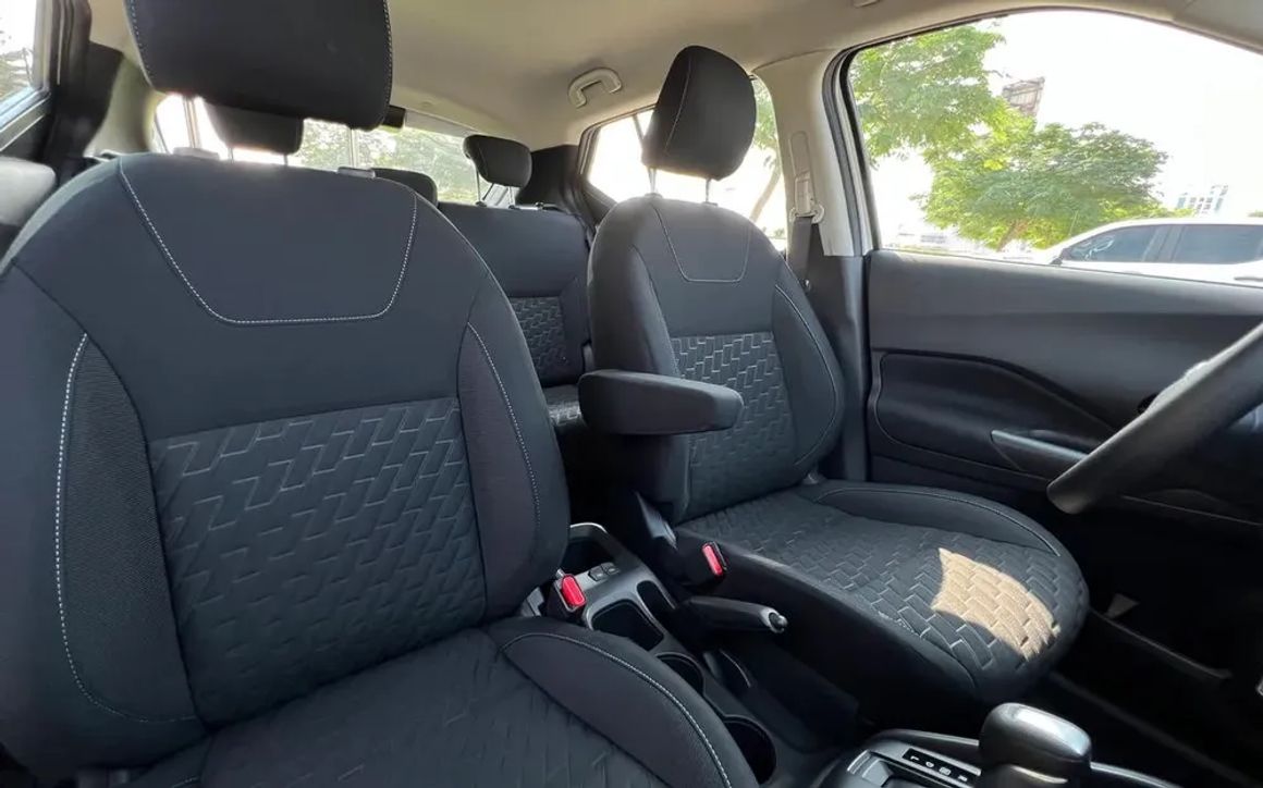 PEUGEOT 2008 - image 6