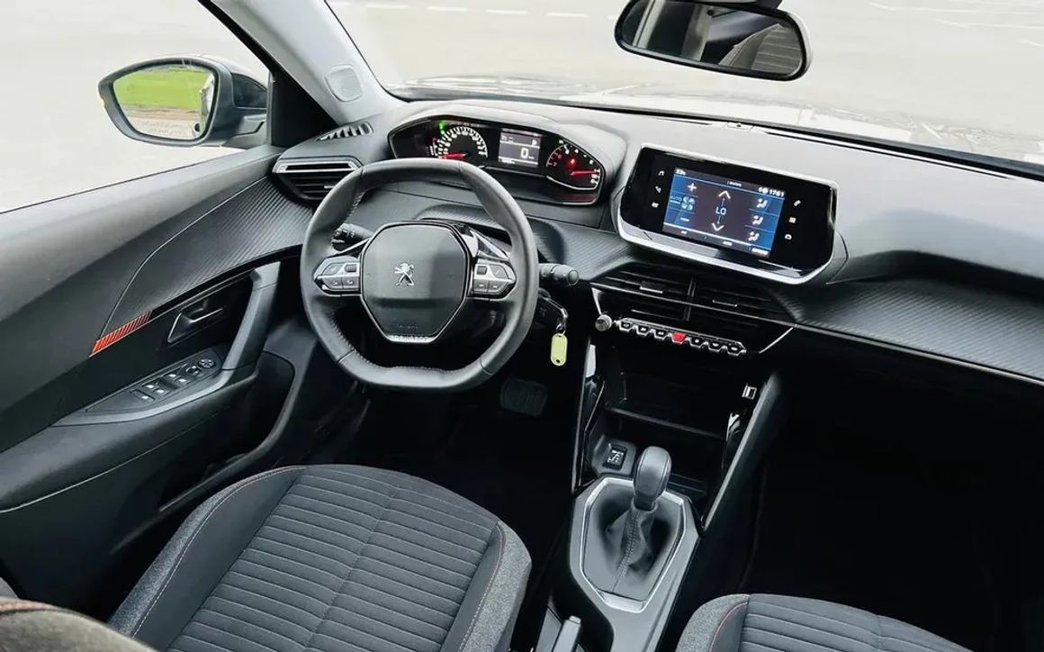 PEUGEOT 2008 - image 5