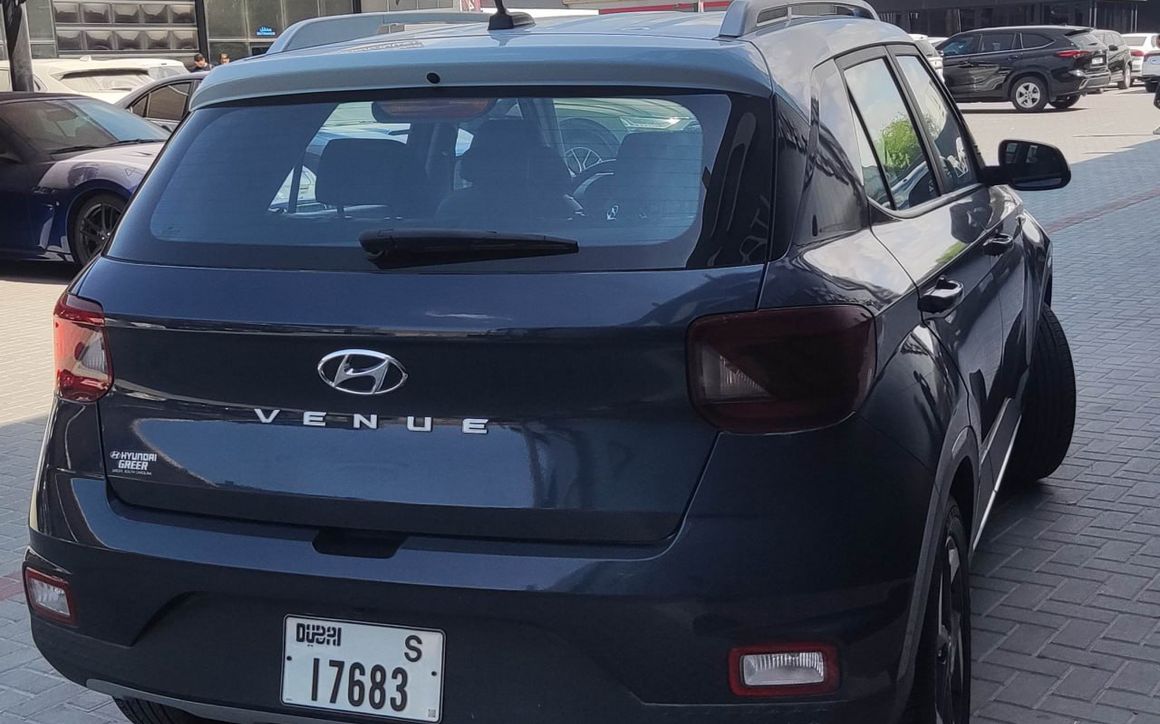 HYUNDAI VENUE - image 3