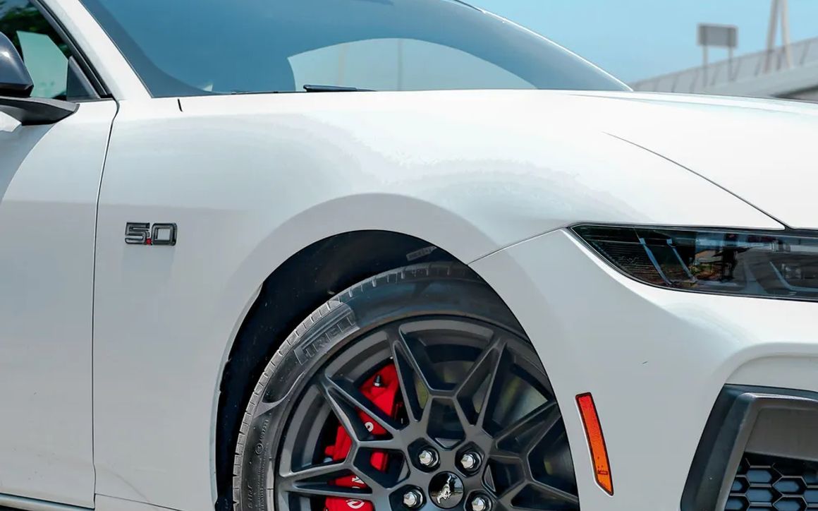 FORD MUSTANG GT V8 - image 8