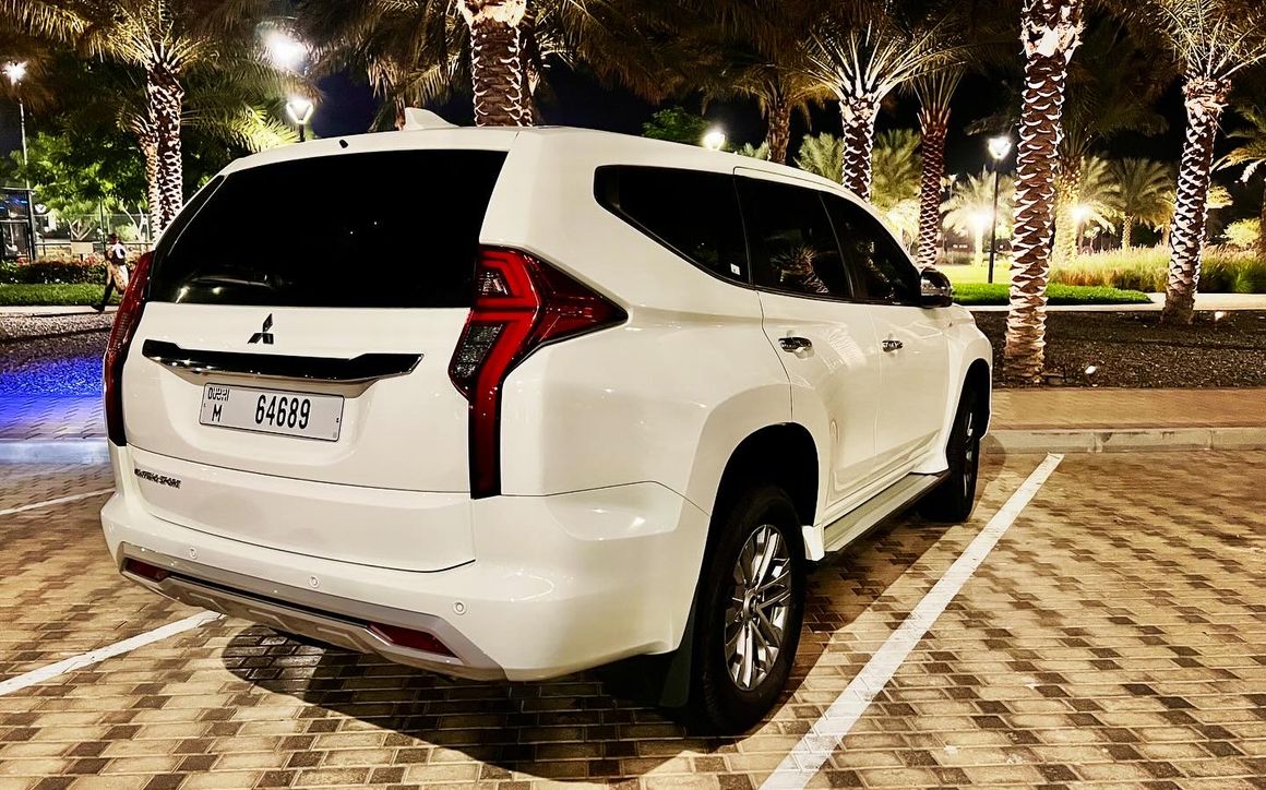 Mitsubishi Montero - image 2